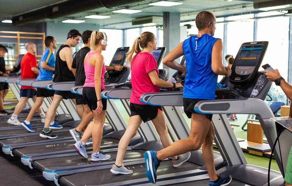 People on the treadmill - Fitness Expo